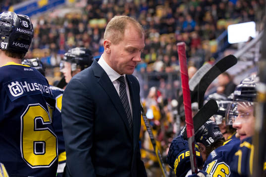 s tränare Johan Lindbom