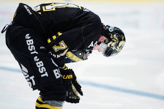 s Daniel Olsson Trkulja har ont