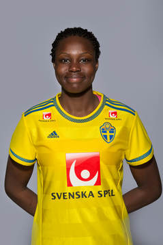 Sara Geria som spelar i F16 landslaget
