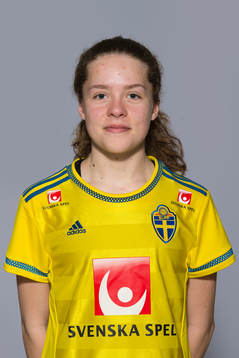 Anna Norheim som spelar i F16 landslaget