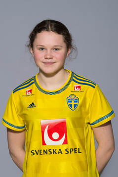 Maja Udd som spelar i F16 landslaget