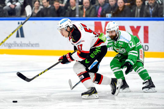Malmö Redhawks Johan Ivarsson och Rögles Jack Connolly