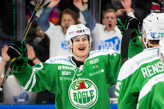 Rögles Sebastian Wännström jublar