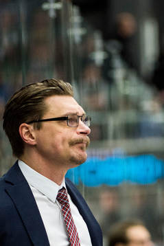 Malmö Redhawks tränare Björn Hellkvist deppar