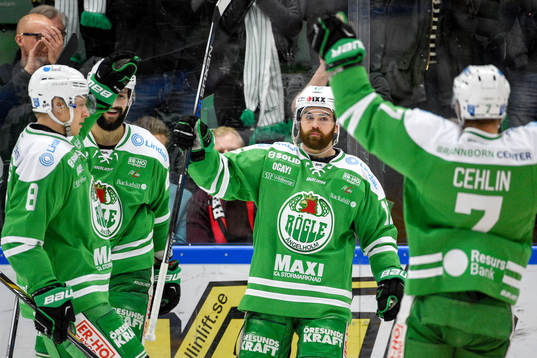 Rögles Jack Connolly jublar