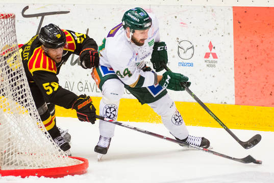 Brynäs Sebastian Enterfeldt och Färjestads Milan Gulas