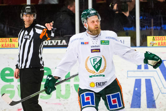 Färjestads Antti Tyrväinen jublar
