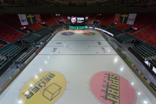 Scandinavium interiört från ovan innan en ishockeymatch i
