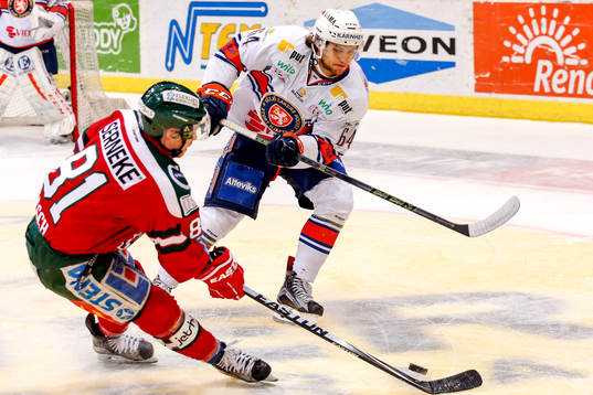 Växjös Eric Martinsson och Frölundas Ryan Lasch