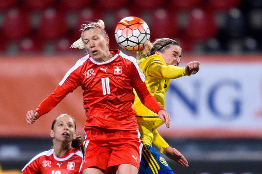 Schweiz Lara Dickenmann och Sveriges Olivia Schough