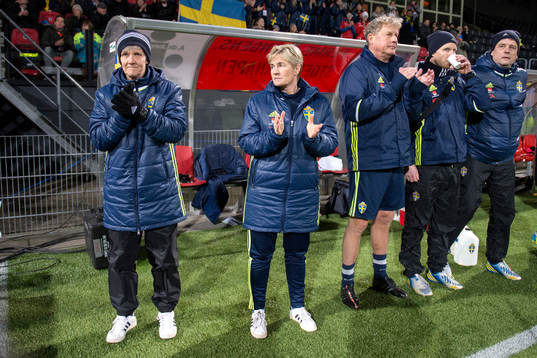 Sveriges förbundskapten Pia Sundhage, assisterande