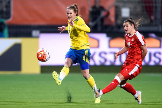 Sveriges Emma Berglund och Schweiz Ramona Bachmann