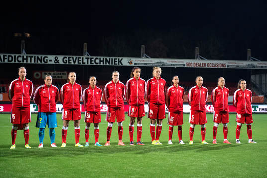 Schweiz Caroline Abbé, målvakt Stenia Michel, Lia Wälti,
