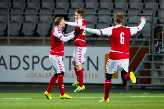 Kalmars Carl Johansson jublar