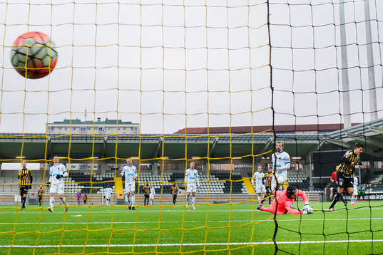 Häckens Alexander Jeremejeff gör 3-0 bakom Gefles