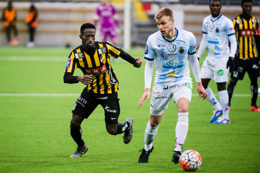 Häckens Demba Savage  och Gefles Robin Nilsson