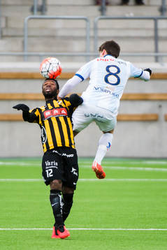 Häckens Mohammed Abubakari och Gefles Simon Skrabb i