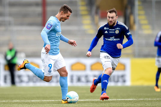 Malmö FFs Markus Rosenberg och Sundsvalls Runar