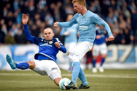 Sundsvalls Marcus Danielson försöker hinna men Malmö FFs