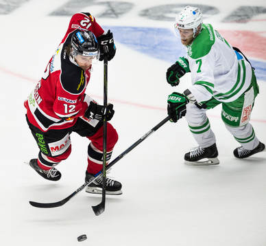 Malmö Redhawks Andreas Thuresson och Rögles Patrik Cehlin