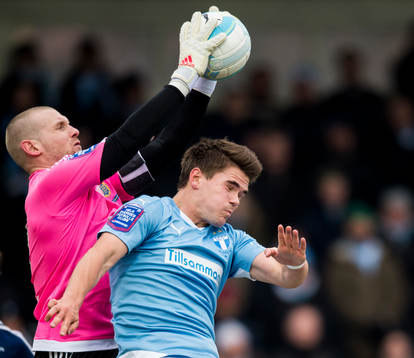 Sundsvalls målvakt Tommy Naurin och Malmö FFs Vidar Örn