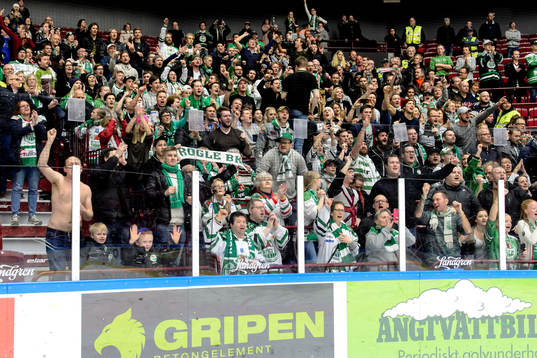 Rögles supporters jublar