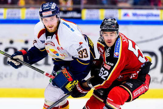 Djurgårdens Linus Hultström och Luleås Karl Fabricius