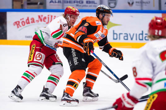 Karlskronas Vjatjeslav Trukhno jagas av Modos Otso Rantakari