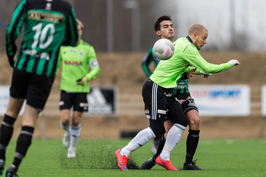 Varbergs Valmir Zekolli och Tenhults Marcus Salomonsson