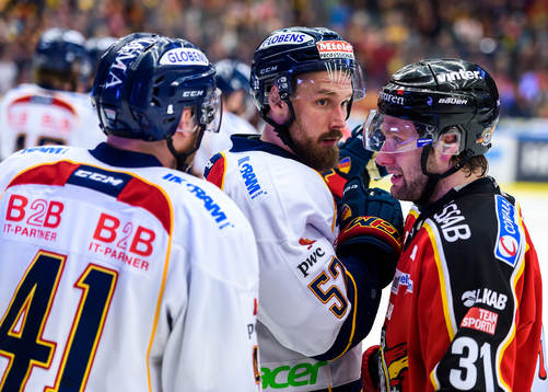 Djurgårdens Mikeal Ahlén och Luleås Jonathan Granström
