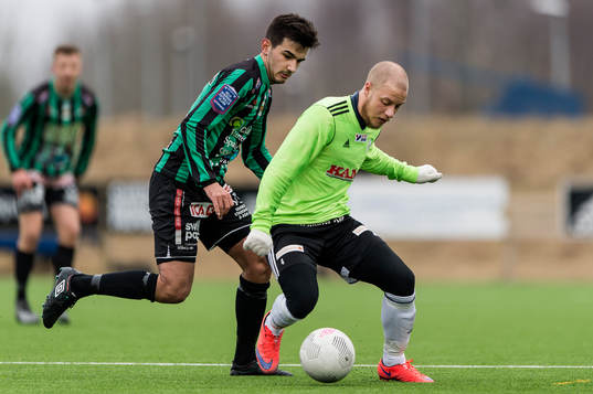 Varbergs Valmir Zekolli och Tenhults Marcus Salomonsson