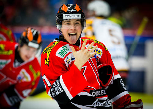 Örebros Joel Mustonen gör 2-1 och gör tecken för att