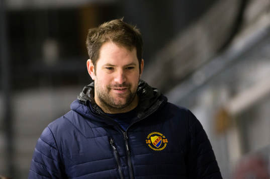 Djurgårdens tränare Jared Cipparone ser glad ut