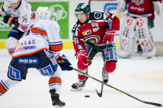 Frölundas Ryan Lasch mot Växjös Ville Varakas