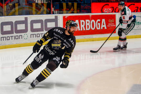 s Emil Lundberg jublar