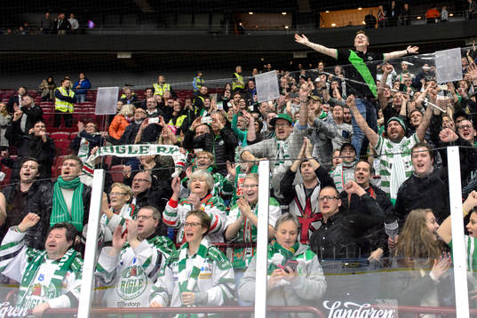 Rögles supporters jublar