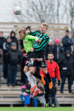 Tenhults Adam Hermansson och Varbergs Sebastian Crona