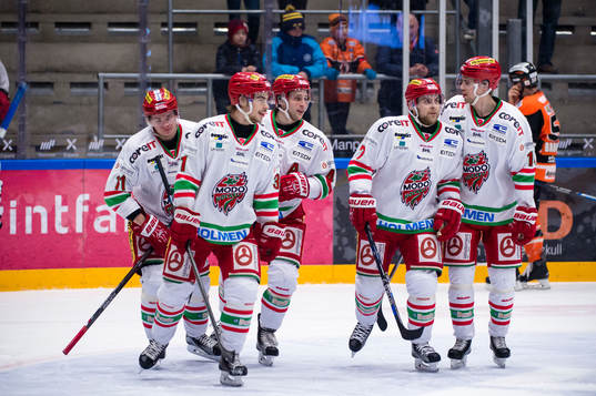 Modos Oscar Hedman har gjort 1-0 till Modo och jublar