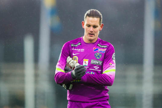 Falkenbergs målvakt Otto Martler deppar