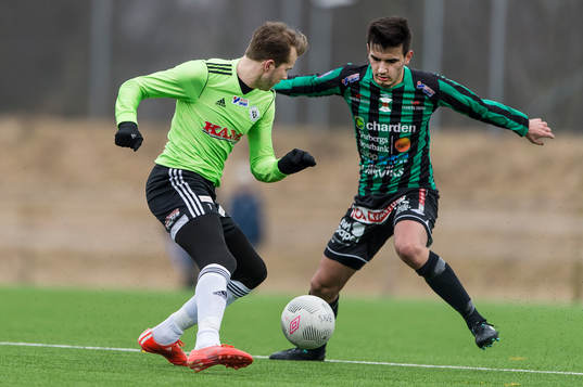 Tenhults Johan Fridén och Varbergs Valmir Zekolli