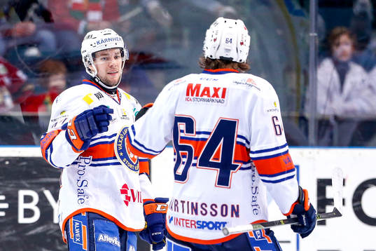 Växjös Robert Rosén jublar