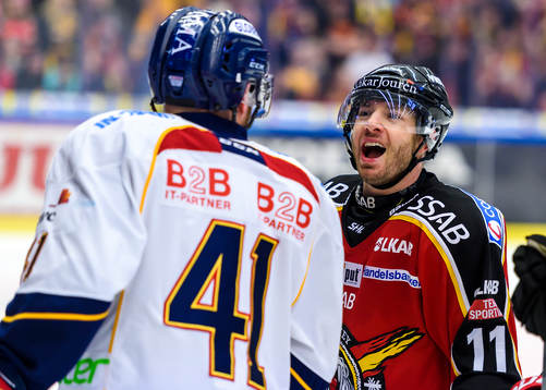 Djurgårdens Patrick Thoresen och Luleås Jacob Micflikier