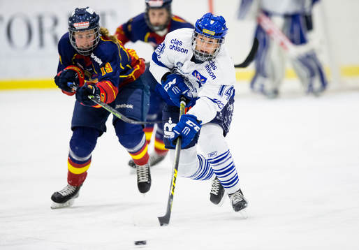 Leksands Sofia Engström jagas av Djurgårdens Julia