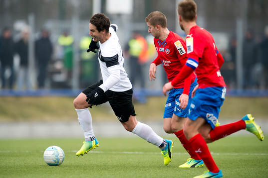 Örebros Nordin Gerzic springer ifrån Helsingborgs Darijan