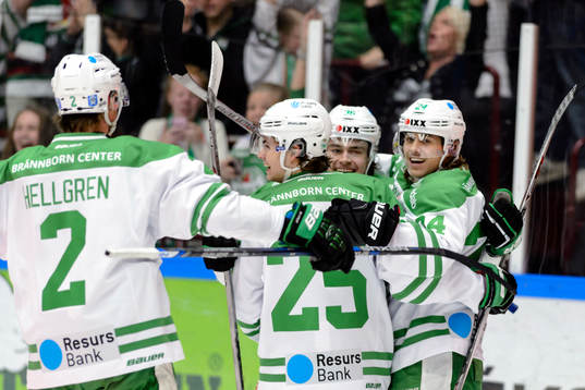Rögles spelare jublar