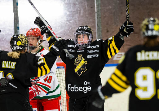 s Lisa Johansson gör 1-0