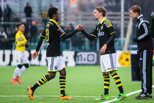 s Niclas Eliasson byts ut mot Johan Blomberg
