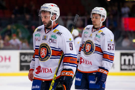 Växjös Josh Hennessy och Eddie Larsson  deppar