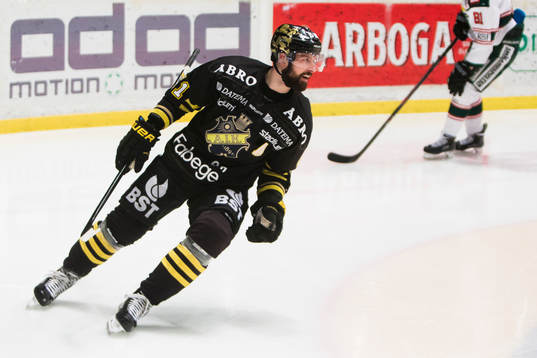 s Emil Lundberg jublar