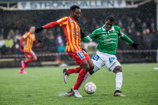 Ljungskiles Yussif Chibsah och Syrianskas Success Chimakpa